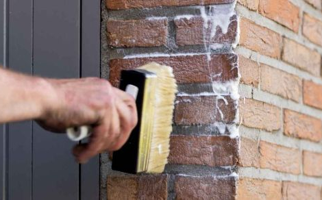 Gevel impregneren tegen vocht in de garage